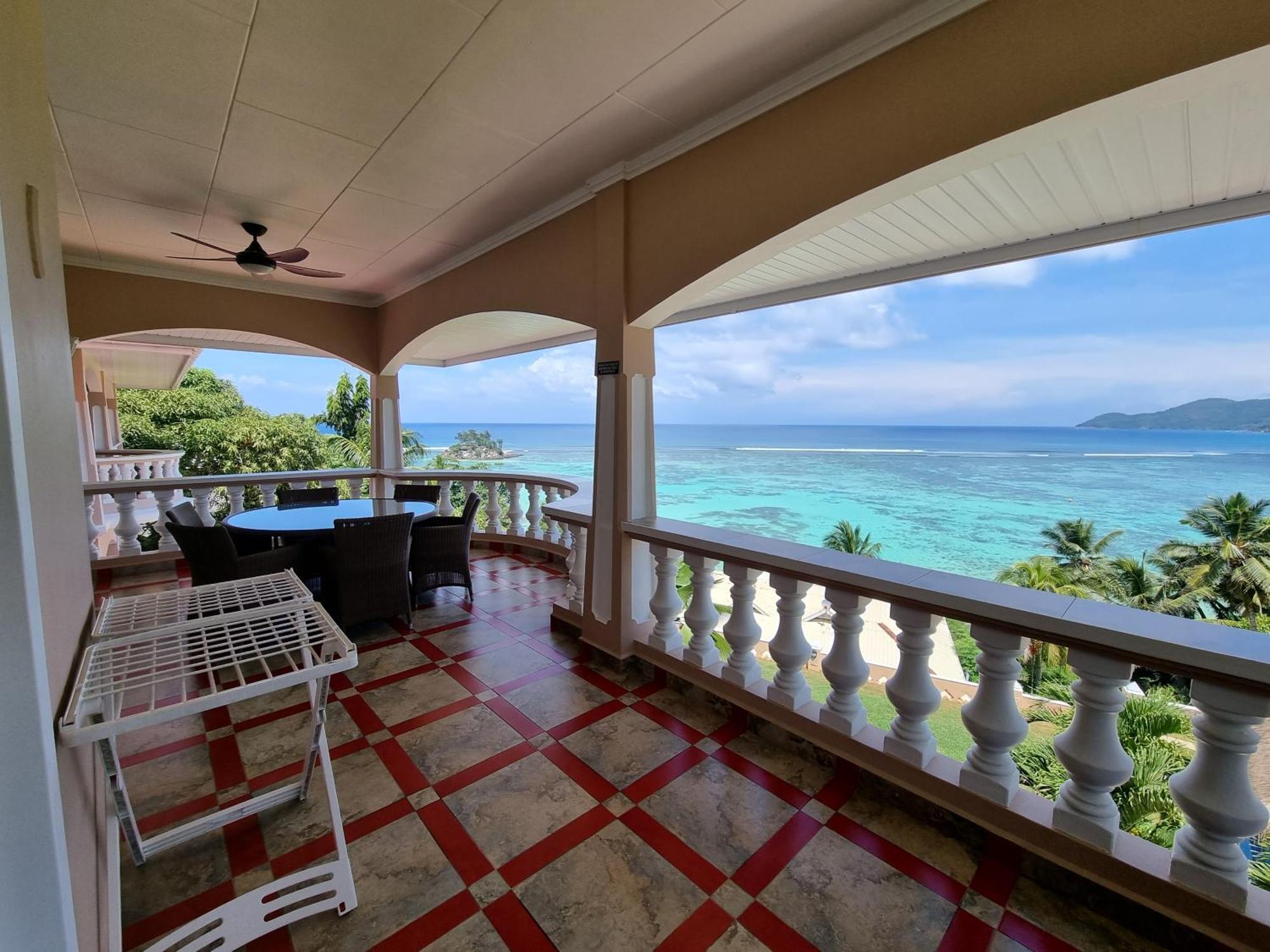 Au Fond De Mer View Apartment Anse Royale Room photo