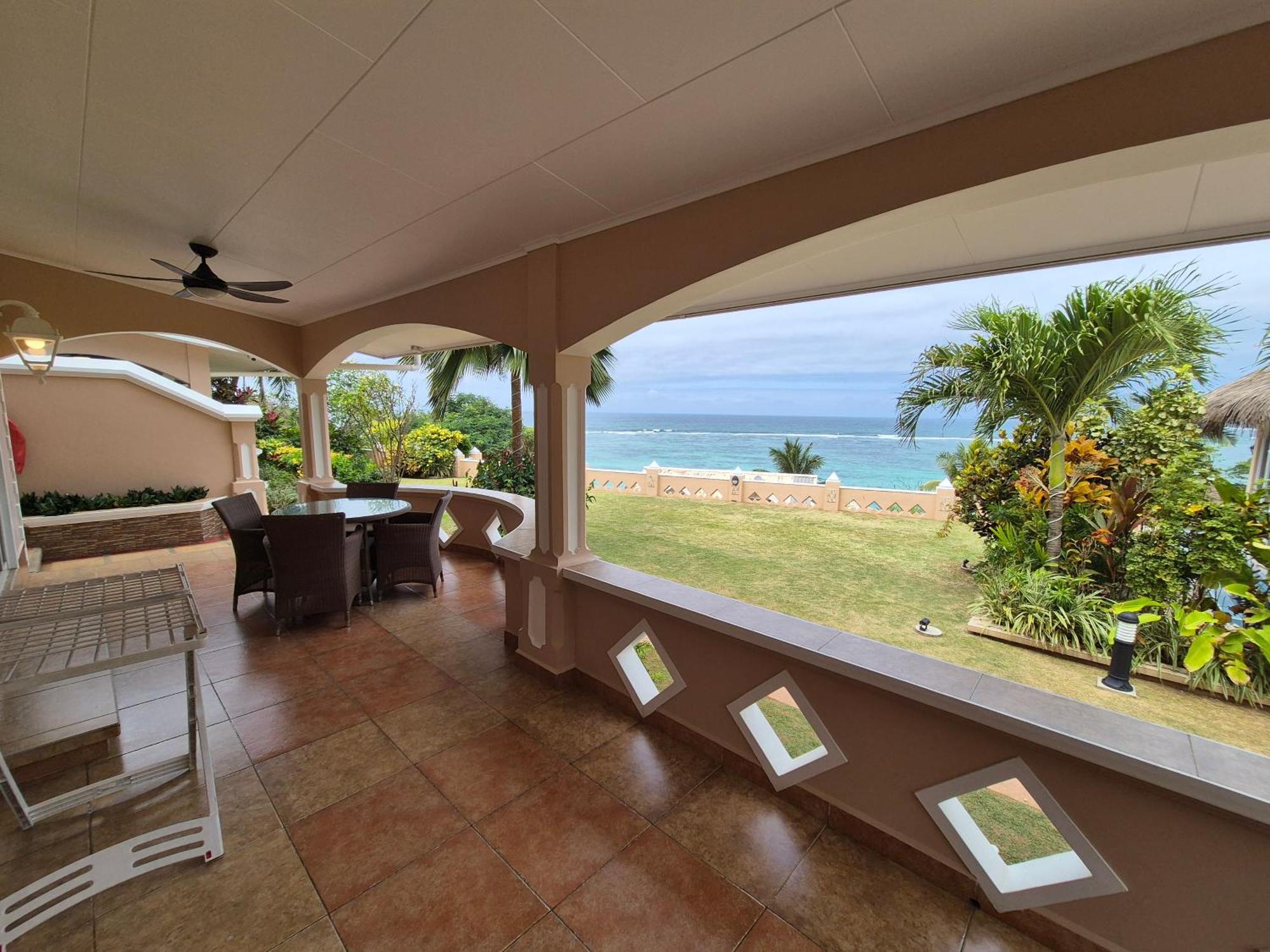 Au Fond De Mer View Apartment Anse Royale Exterior photo