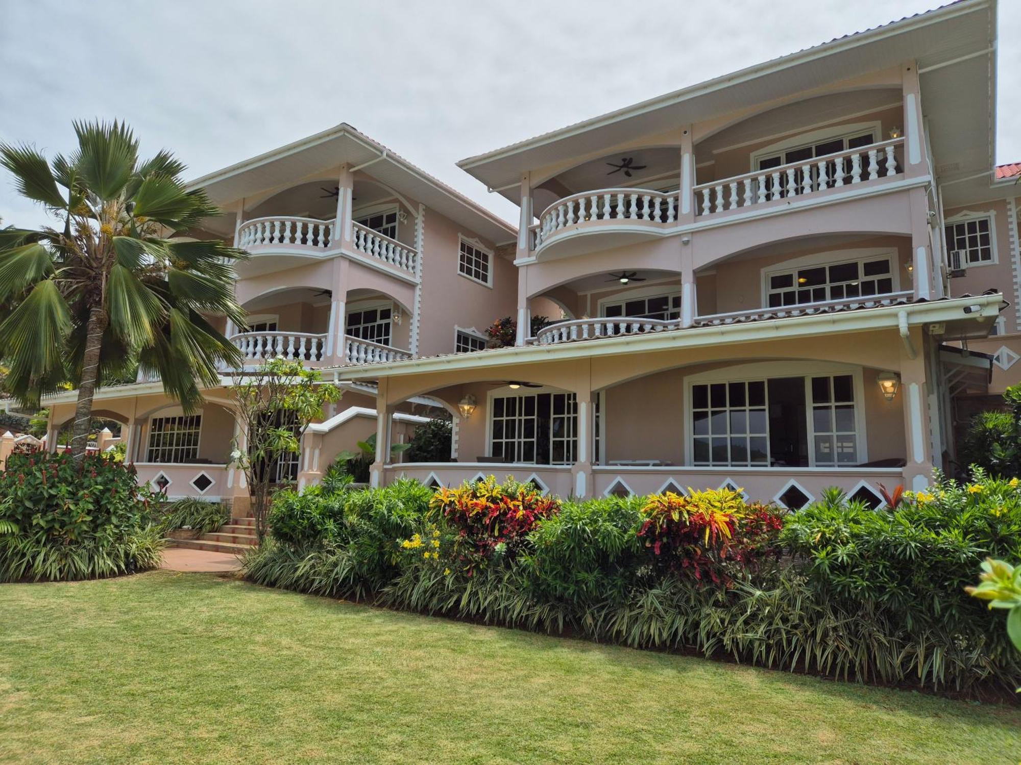 Au Fond De Mer View Apartment Anse Royale Exterior photo