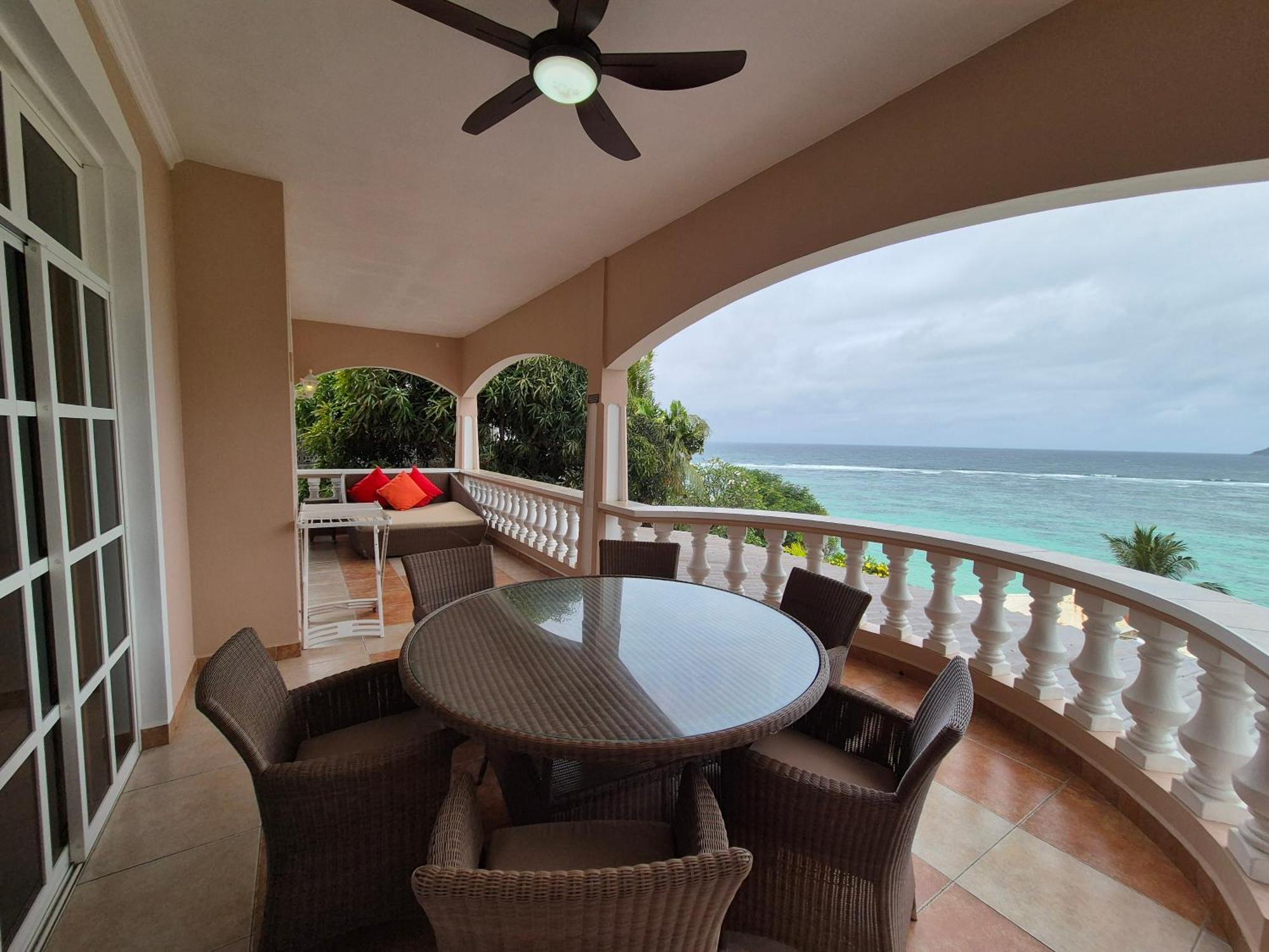 Au Fond De Mer View Apartment Anse Royale Exterior photo