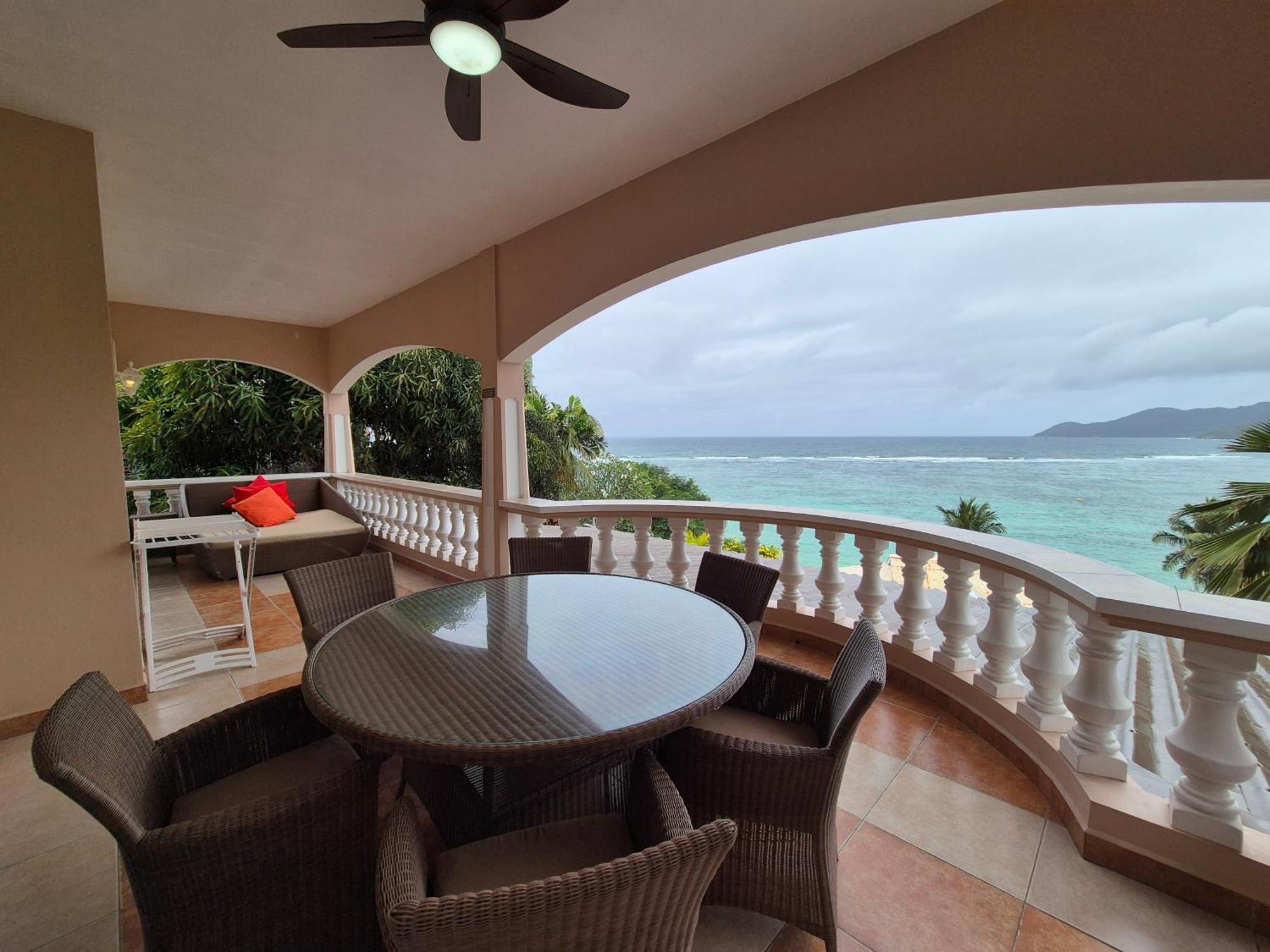 Au Fond De Mer View Apartment Anse Royale Exterior photo