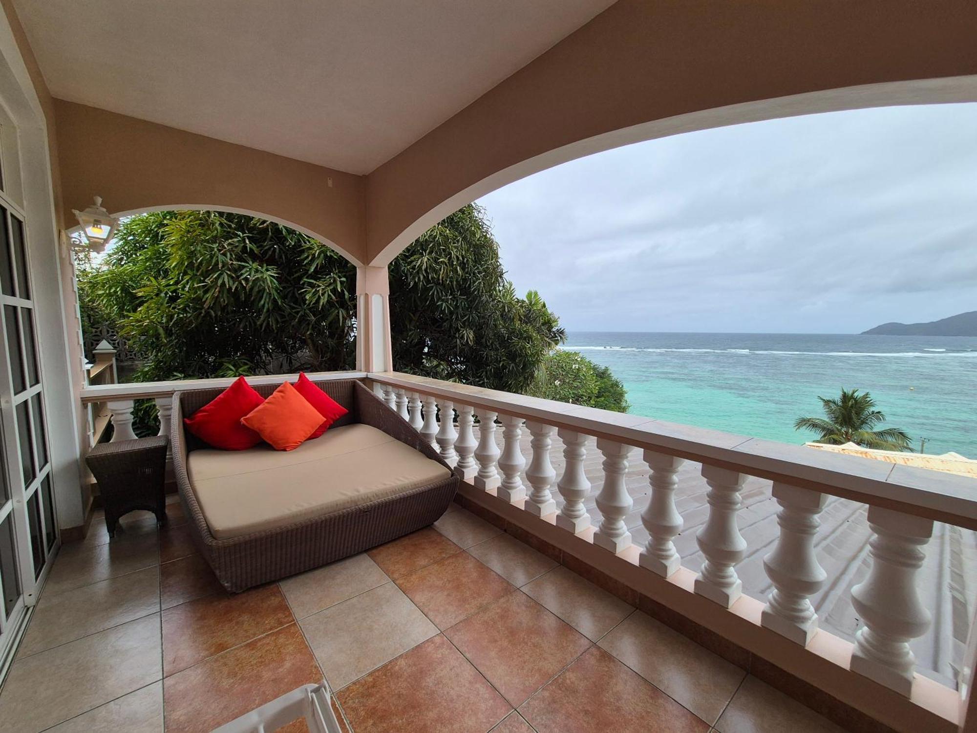 Au Fond De Mer View Apartment Anse Royale Exterior photo